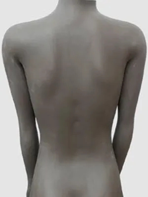 黑色